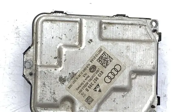 Volkswagen Tiguan Headlight ballast module Xenon 8V0907399B