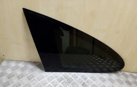 Honda CR-V Rear side window