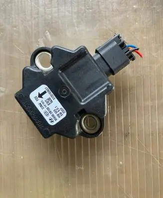 Hyundai Santa Fe ESP acceleration yaw rate sensor 956902B100 5120163607