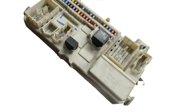 Volvo S40 Fuse module 30765471 00012779 519248306