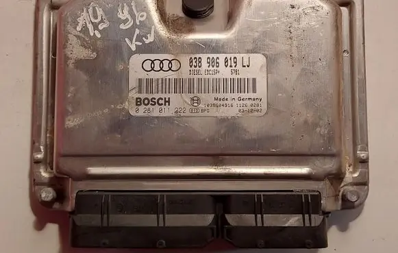 Audi A4 S4 B6 8E 8H Engine control unit/module 038906019LJ