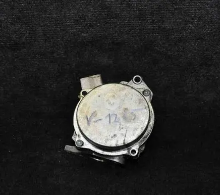 Volkswagen Scirocco Vacuum pump 06H145100AB