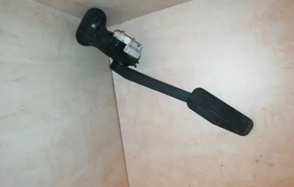 Volvo V70 Accelerator throttle pedal 30666660