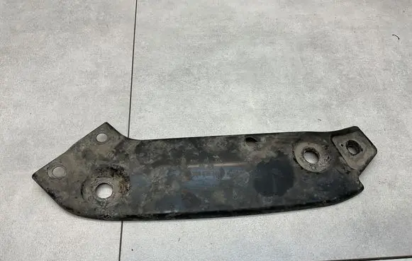 Volkswagen Jetta VI Radiator support slam panel bracket 5C6805931