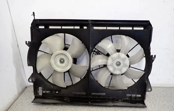 Toyota Avensis T250 Air conditioning (A/C) fan (condenser) 