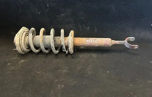 Volkswagen PASSAT B5 Front shock absorber/damper 8d0412131