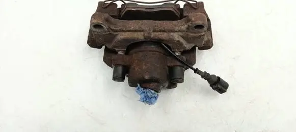 Volkswagen PASSAT B7 Front brake caliper