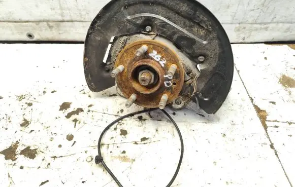 Ford Taurus Front wheel hub
