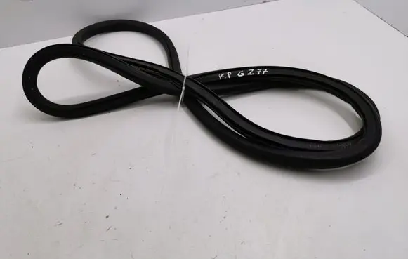 Opel Mokka Rubber seal rear door 
