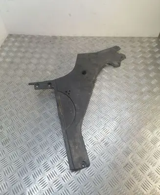 BMW 6 F06 Gran coupe Fuel tank bottom protection 7312831