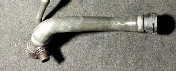 BMW 1 E81 E87 Engine coolant pipe/hose 7525641