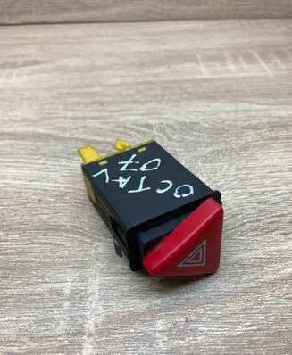 Skoda Octavia Mk1 (1U) Hazard light switch 1U0953235B