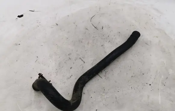Nissan X-Trail T30 Engine coolant pipe/hose NOCODE