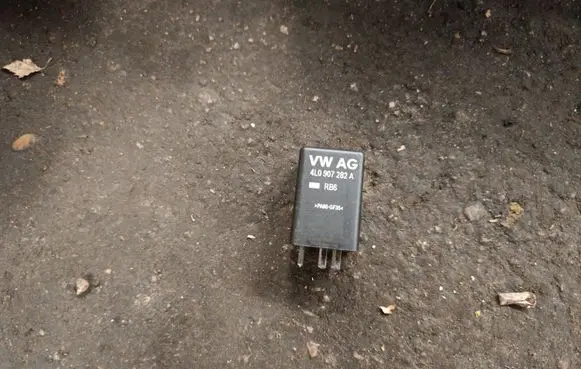 Audi A6 S6 C7 4G Glow plug pre-heat relay 4L0907282A
