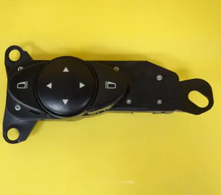 Mercedes-Benz E W211 Wing mirror switch 2118215379