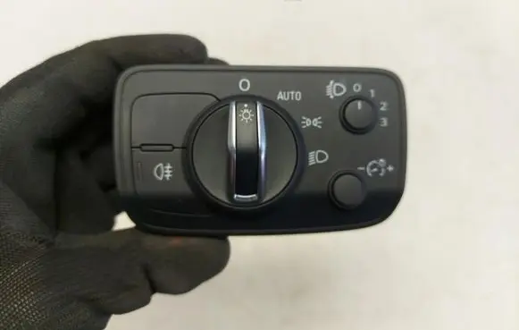 Audi Q2 - Light switch 8V0941531BE