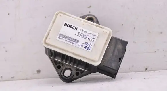 Mercedes-Benz Vito Viano W639 ESP acceleration yaw rate sensor A0065424218