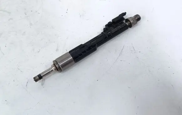 BMW X1 E84 Fuel injector 7639994 0261500172