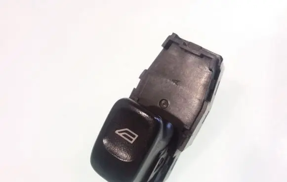 Volvo S60 Electric window control switch 8685288
