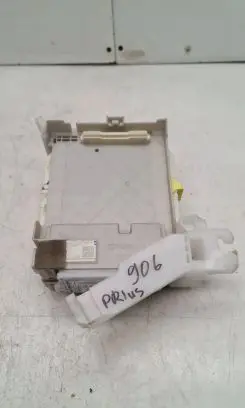 Toyota Prius (XW30) Fuse module 8273047450A 50112324