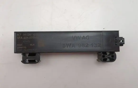 Audi A3 8Y Keyless system antenna 5FA22407500 5WA962132