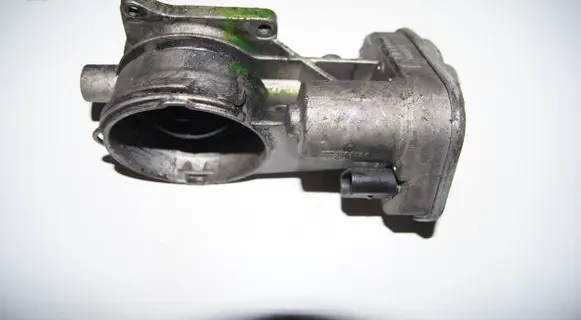 Volkswagen Touareg I Throttle valve 07Z128069A