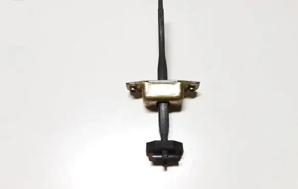 Suzuki Grand Vitara I Rear door check strap stopper