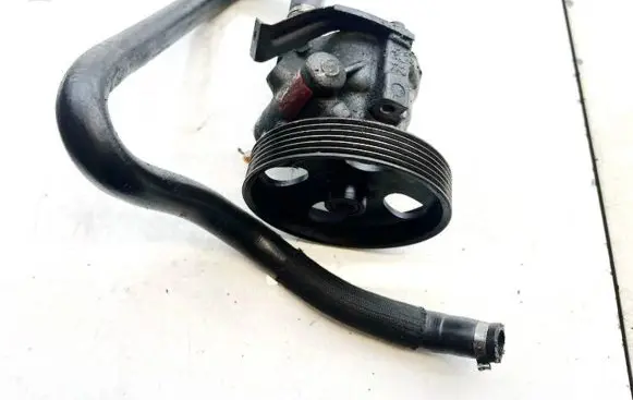 Volvo S40, V40 Power steering pump 8200071050