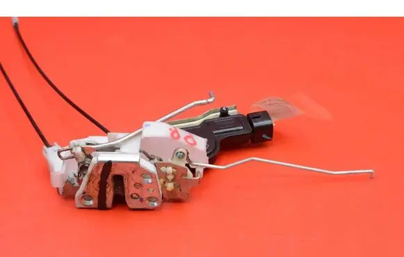 Nissan Pixo Front door lock G61R