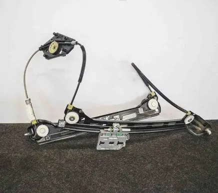 Volkswagen PASSAT CC Rear door window regulator with motor