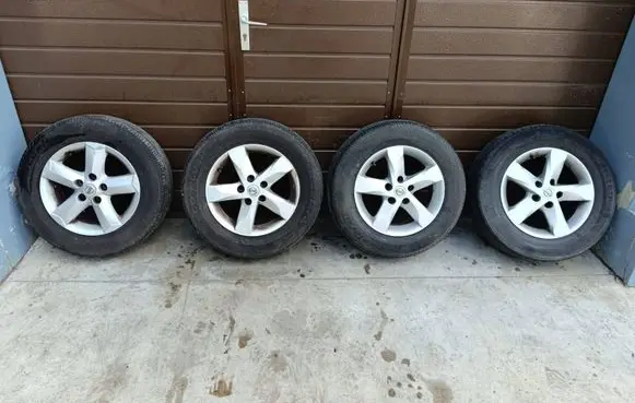 Nissan Qashqai R16 alloy rim 6.5j et40