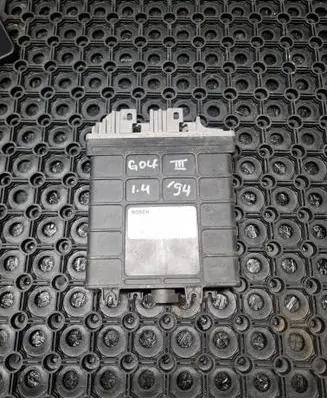Volkswagen Golf III Engine control unit/module 0261200750 030906026K 26SA2249