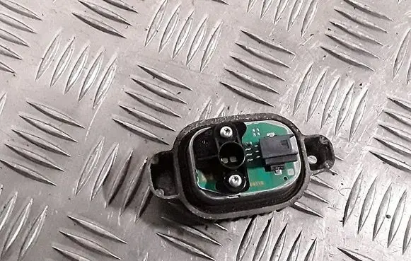 BMW 1 F20 F21 LED ballast control module 19813200