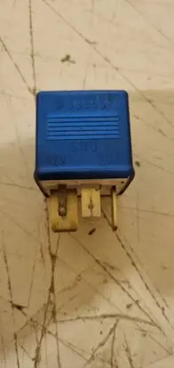 Audi A6 S6 C5 4B Other relay 8A0951253