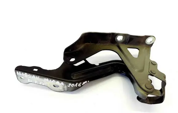 Engine bonnet/hood hinges