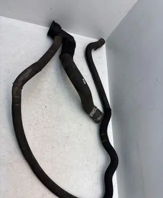 Opel Insignia A Engine coolant pipe/hose 565563897 13220128