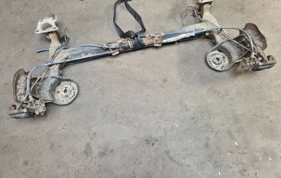 Peugeot 5008 Rear axle beam 