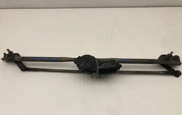 Chrysler 300 - 300C Front wiper linkage and motor