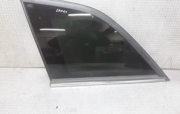 Chrysler Pacifica Rear side window