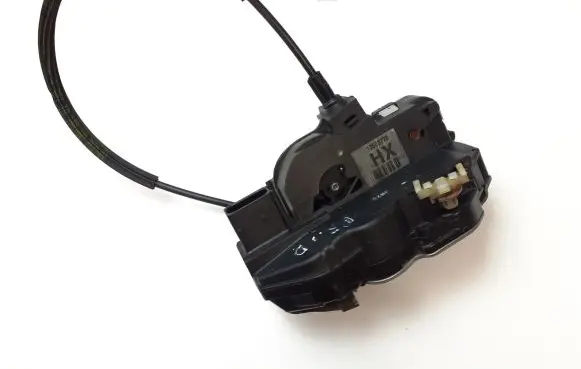 Opel Insignia A Front door lock 13503778 E509E300759U176