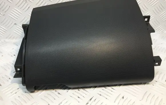 Nissan X-Trail T30 Glove box 68275EQ400