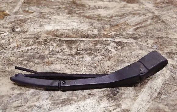 Mercedes-Benz S W140 Headlight wiper arm 