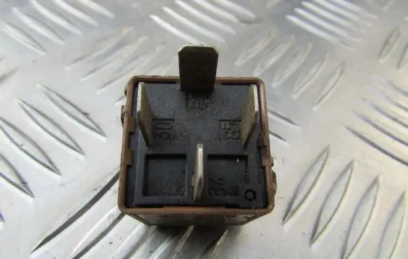 BMW 5 E34 Other relay V23134K59X108 V23134-K59-X108