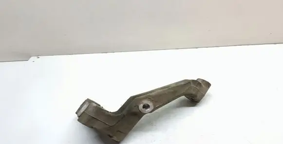 Peugeot 308 Engine mounting bracket