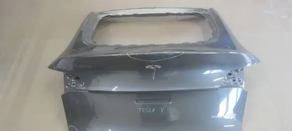 Tesla Model Y Tailgate/trunk/boot lid