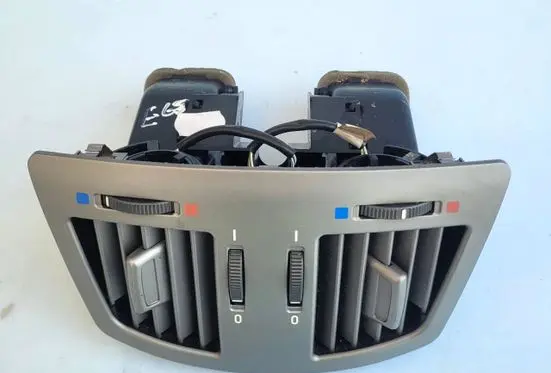 BMW 7 E65 E66 Dash center air vent grill 7002395