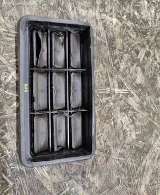 Jeep Compass Quarter panel pressure vent 