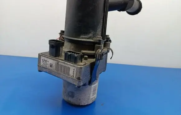 Peugeot 307 Power steering pump 9654151080