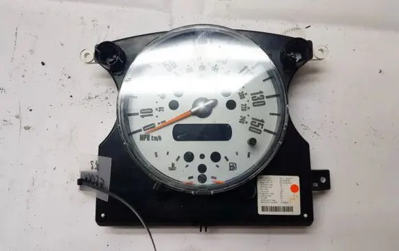 Mini One - Cooper R50 - 53 Speedometer (instrument cluster) 67379411 6211