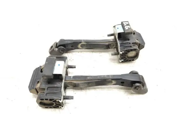 Peugeot 508 RXH Rear door check strap stopper